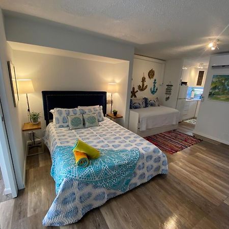 Kasa Ocean Breeze - Cabana Studio Apartment Beachfront Condo Pool San Juan Exterior foto