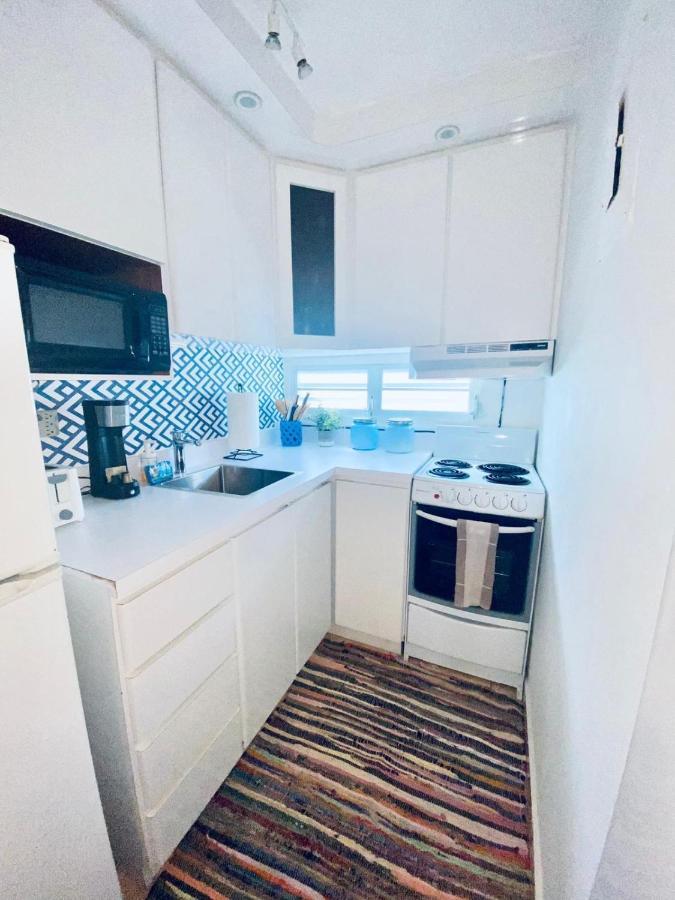 Kasa Ocean Breeze - Cabana Studio Apartment Beachfront Condo Pool San Juan Exterior foto