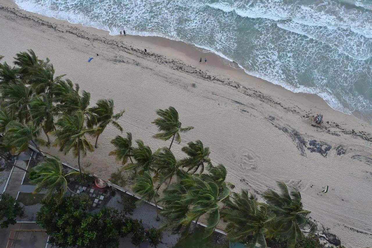 Kasa Ocean Breeze - Cabana Studio Apartment Beachfront Condo Pool San Juan Exterior foto