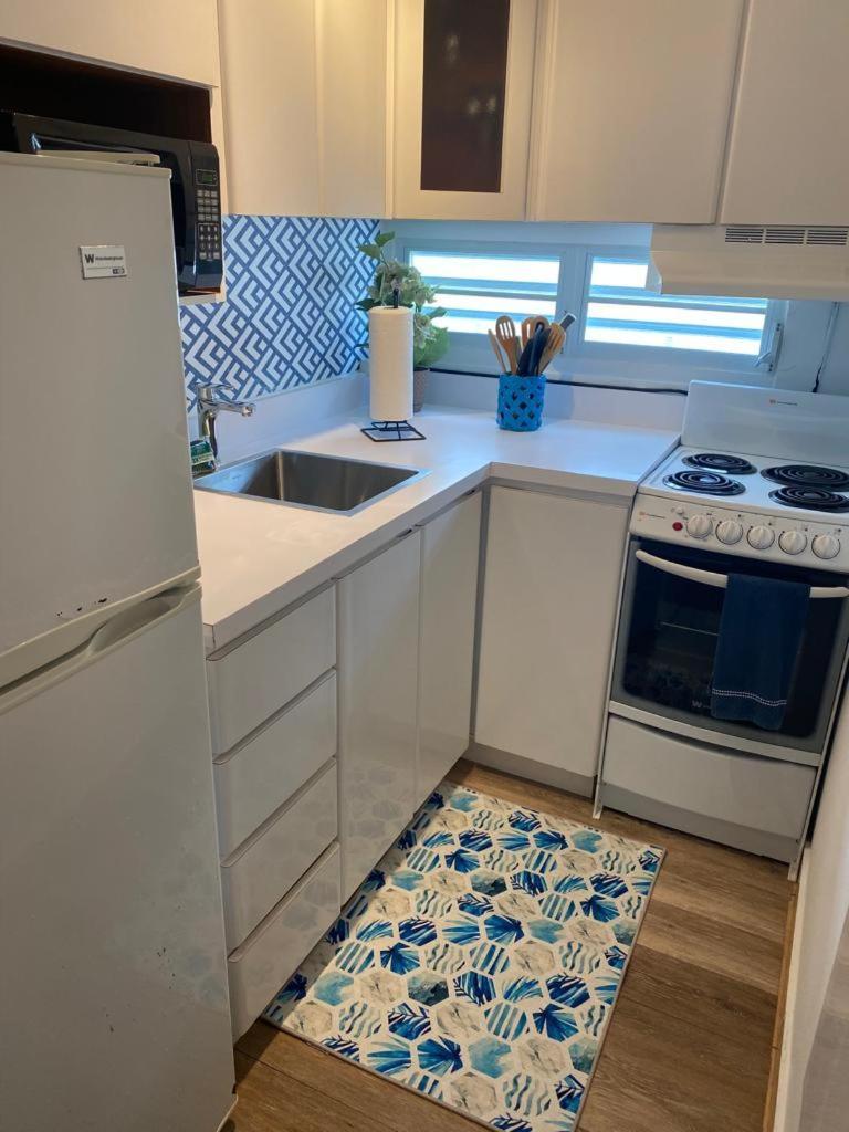 Kasa Ocean Breeze - Cabana Studio Apartment Beachfront Condo Pool San Juan Exterior foto