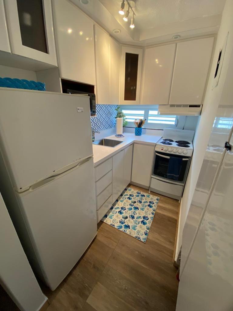 Kasa Ocean Breeze - Cabana Studio Apartment Beachfront Condo Pool San Juan Exterior foto